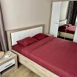Center Elegant Living