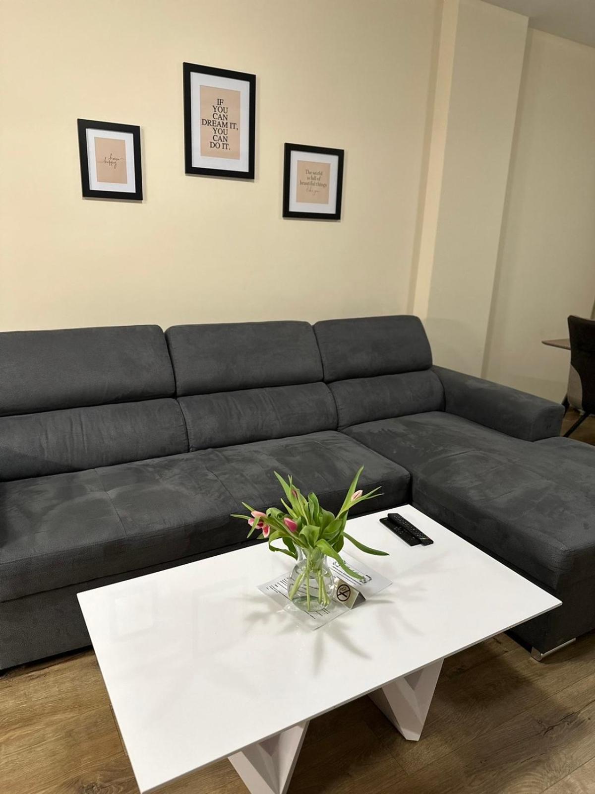 Center Elegant Living * Sofia