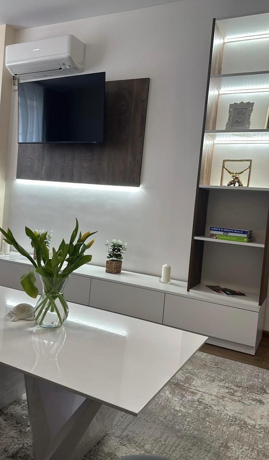 Center Elegant Living * Sofia